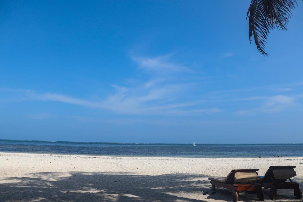 Mombasa Vacations Lux Beach Apartment A19 エクステリア 写真