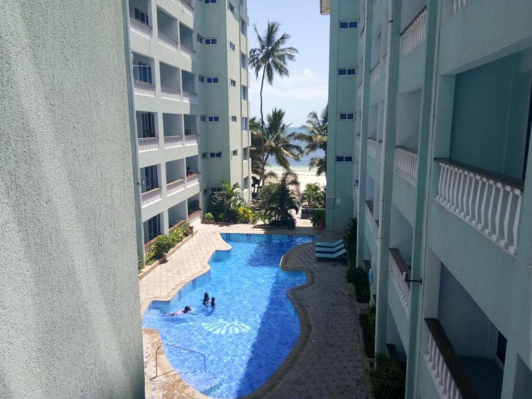 Mombasa Vacations Lux Beach Apartment A19 エクステリア 写真