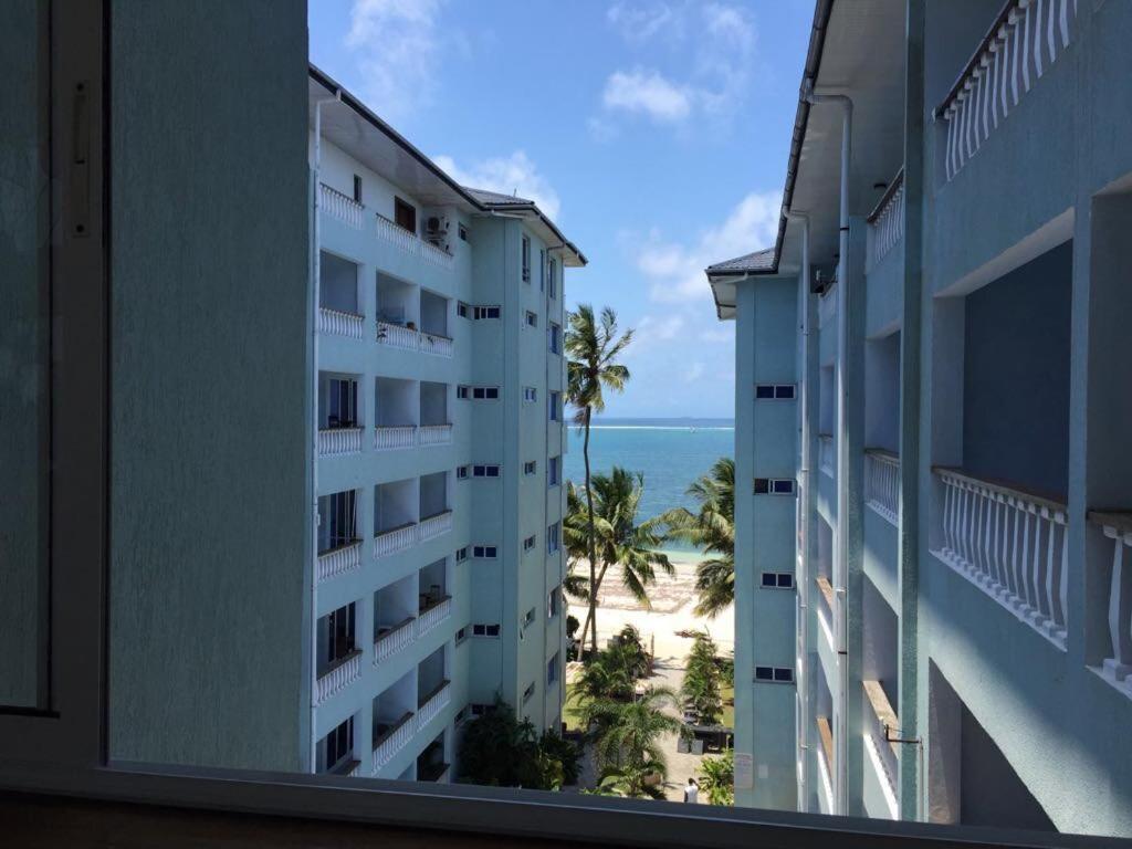 Mombasa Vacations Lux Beach Apartment A19 エクステリア 写真