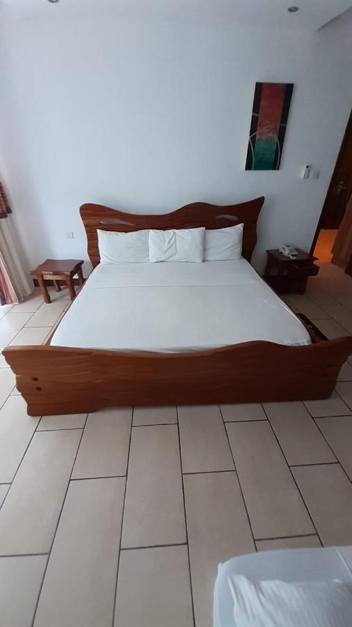 Mombasa Vacations Lux Beach Apartment A19 エクステリア 写真