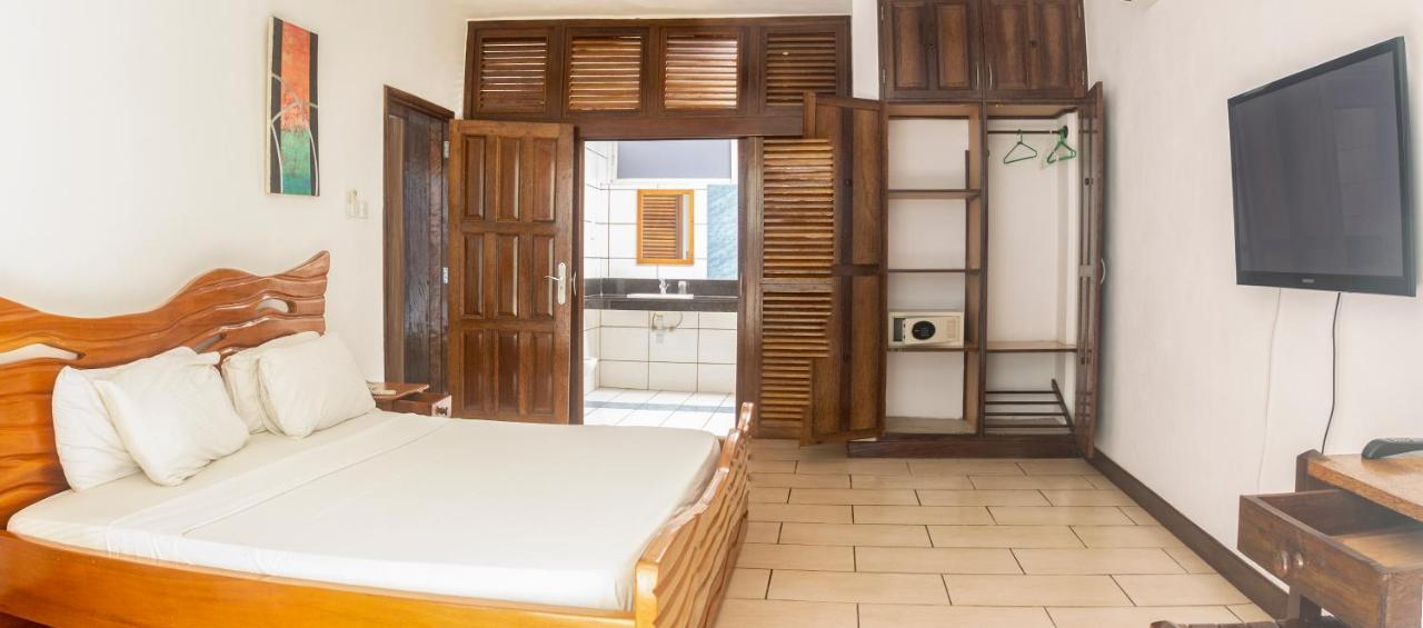 Mombasa Vacations Lux Beach Apartment A19 エクステリア 写真