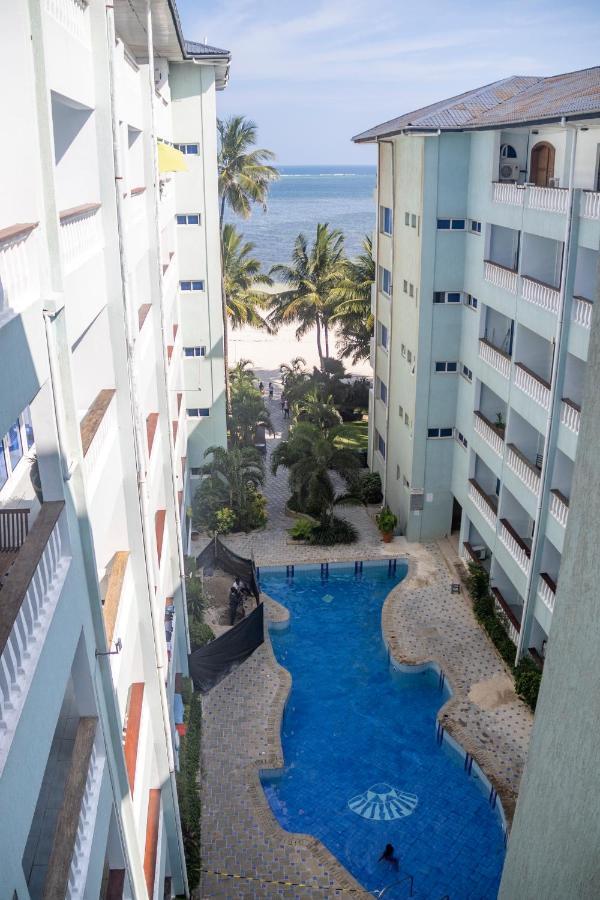 Mombasa Vacations Lux Beach Apartment A19 エクステリア 写真